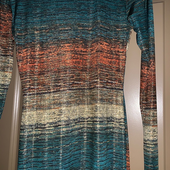 Long sleeved Dress - Picture 2 of 4